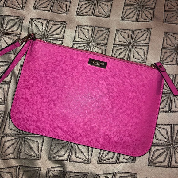 kate spade Handbags - Kate Spade Wristlet